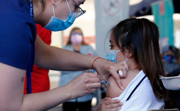 Научрук НИИ вакцин: мы не готовы к вакцинации детей от COVID-19