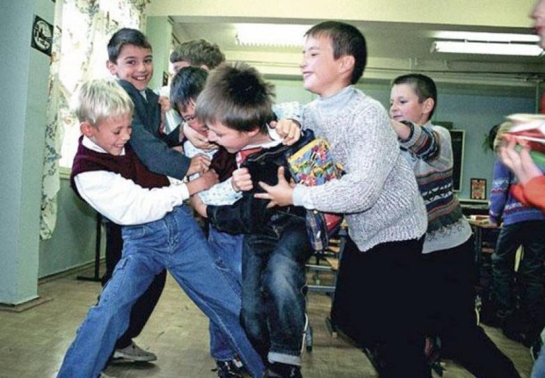 Как быть родителям, если сын поссорился с одноклассником и