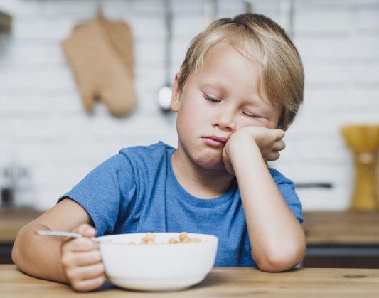 5 фраз о еде, которые не нужно произносить при детях