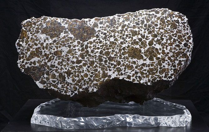 Неземная красота метеорита Фукан