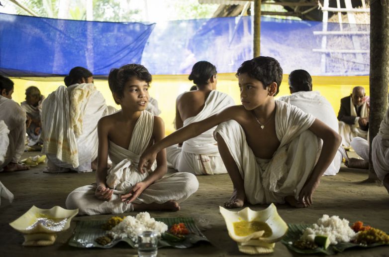 Как живут маленькие монахи бхакти