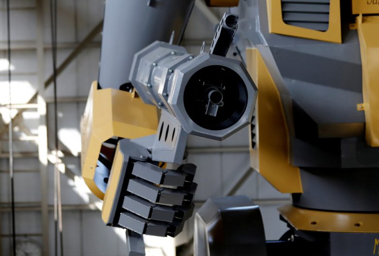 Японский инженер-умелец конструирует роботов
