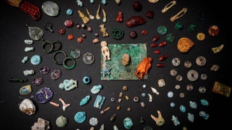 Археологи обнаружили в Помпеях ящик с колдовскими принадлежностями