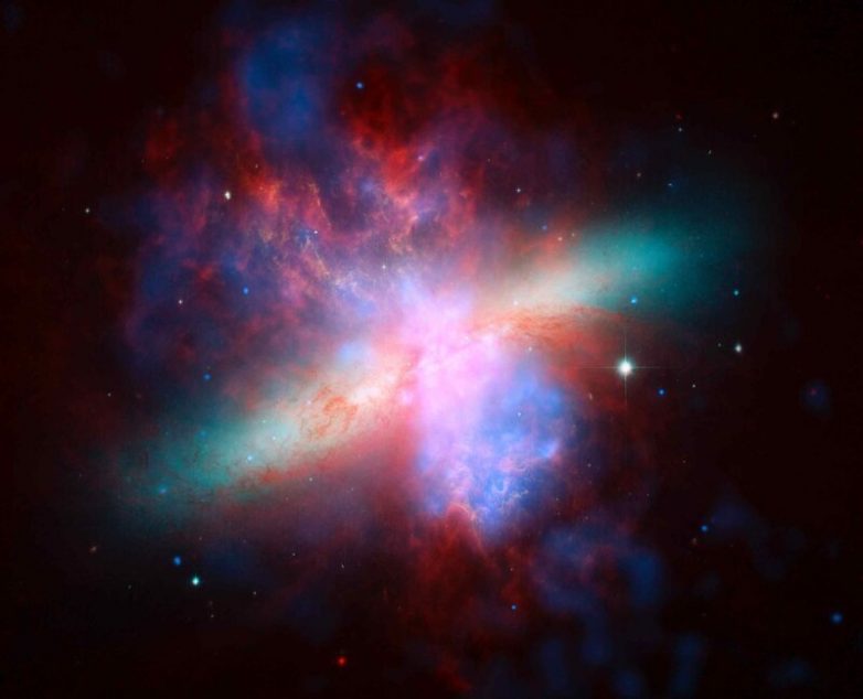 Телескоп «Спитцер» наснимал всякой разной космической красоты