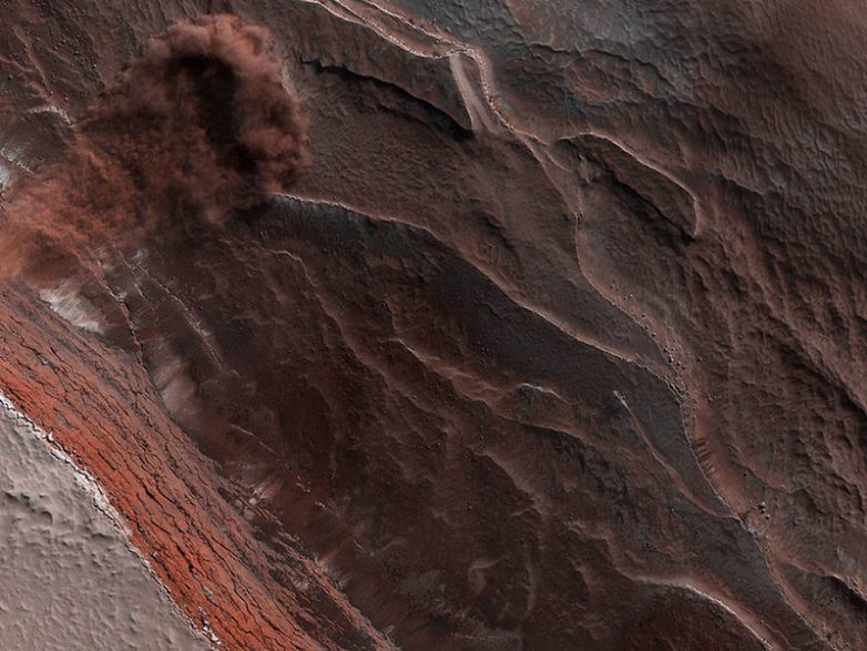 Уникальные снимки Красной планеты, сделанные Mars Reconnaissance Orbiter