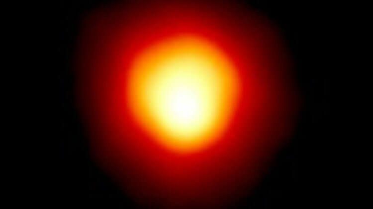 Сверхгигант Бетельгейзе может выступать источником частиц тёмной материи