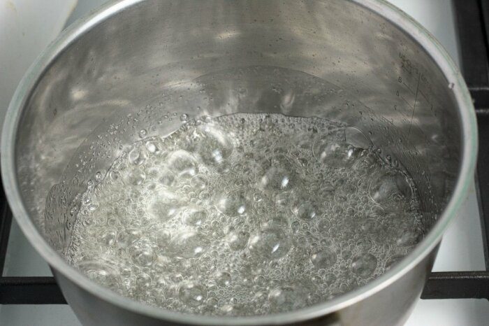 Как в кипящей воде образуются пузыри?