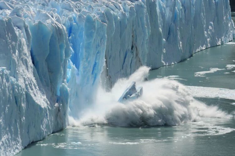 Чем грозит человечеству недавнее обрушение антарктического ледника?