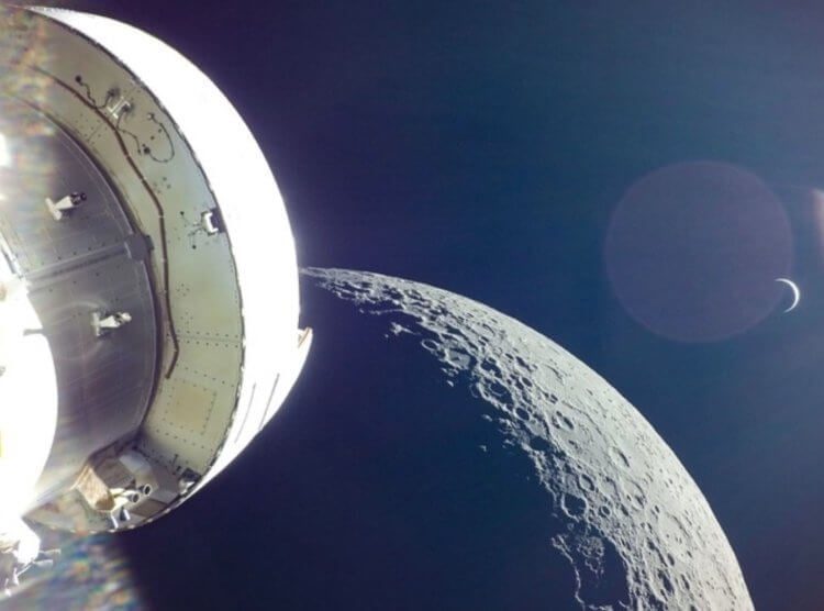 Космический корабль «Орион» облетел Луну и прибыл на Землю