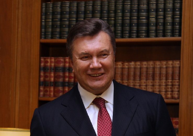 Виктор Янукович получил израильский паспорт