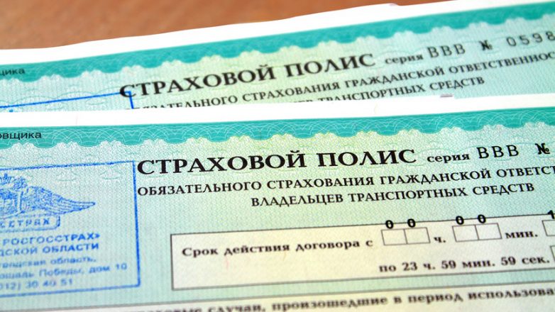 Единоросс предлагает отнять полис ОМС у безработных