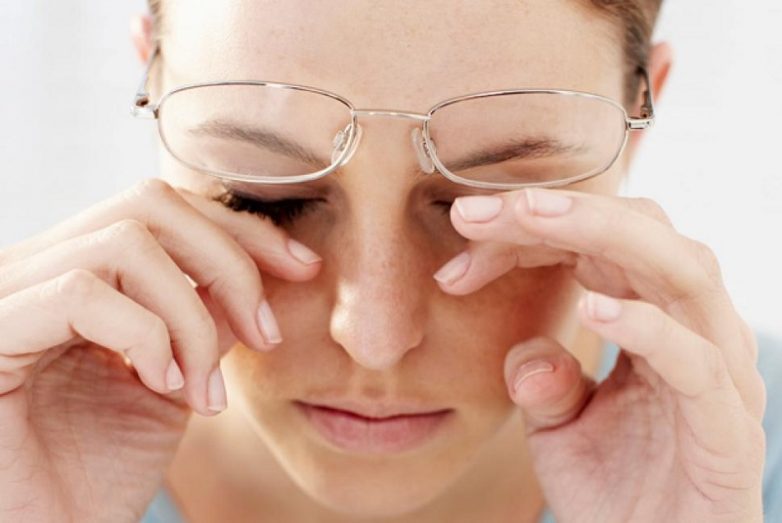 7 повседневных привычек, негативно влияющих на зрение
