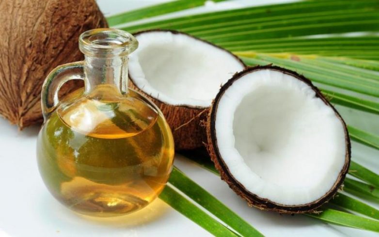 Почему нужно срочно включить в свой рацион кокосовое масло