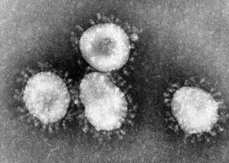 Китайские врачи рассказали, как отличить коронавирус от простуды