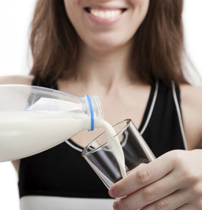 Признаки того, что вам нельзя пить молоко