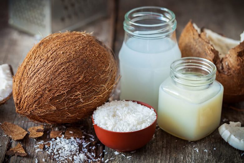 Чем полезно кокосовое молоко и что из него можно приготовить