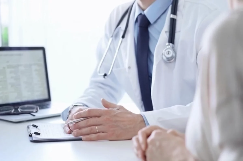 Врач NHS Поуис предсказал рост эффективности лечения рака через 50 лет