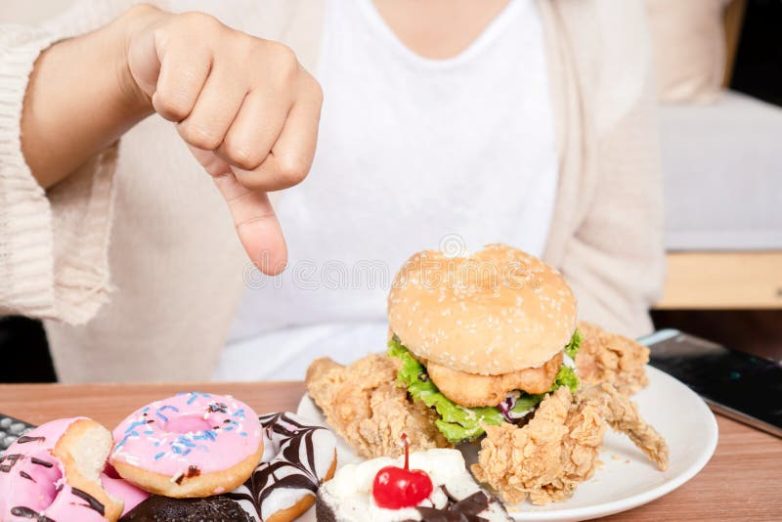 Какая еда попала в список самых вредных продуктов питания?