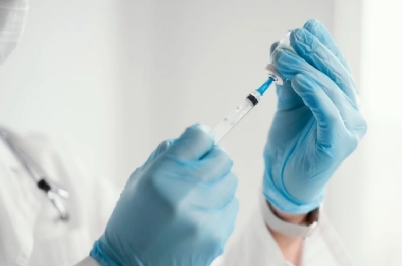 Есть ли смысл привиться от гриппа? Кому уколоться?