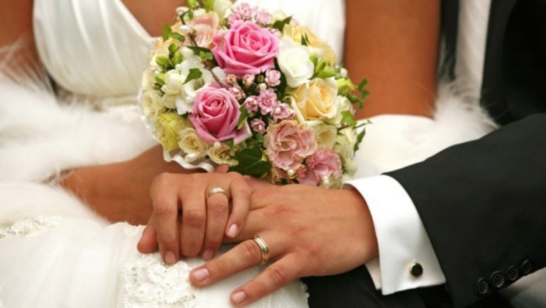 Хороший тамада и конкурсы интересные: как сэкономить на свадьбе