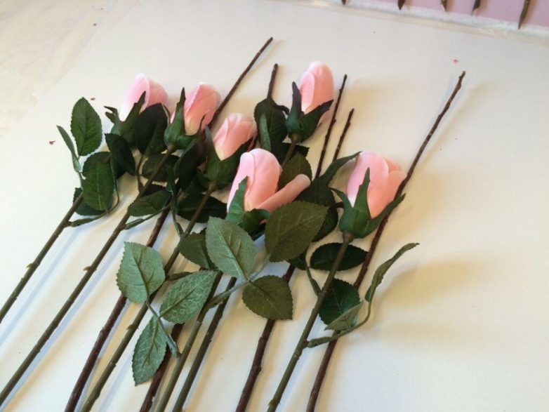 Роскошный кухонный фартук из роз: просто и романтично!