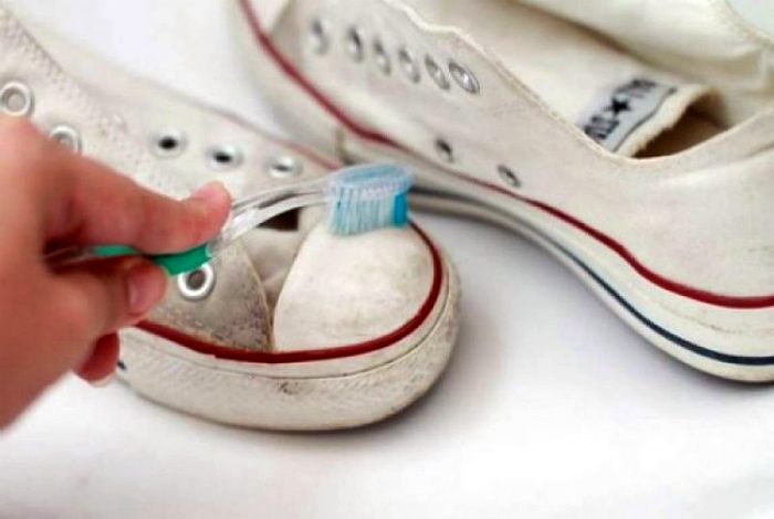 С этими проблемами поможет справиться обычный тюбик зубной пасты!