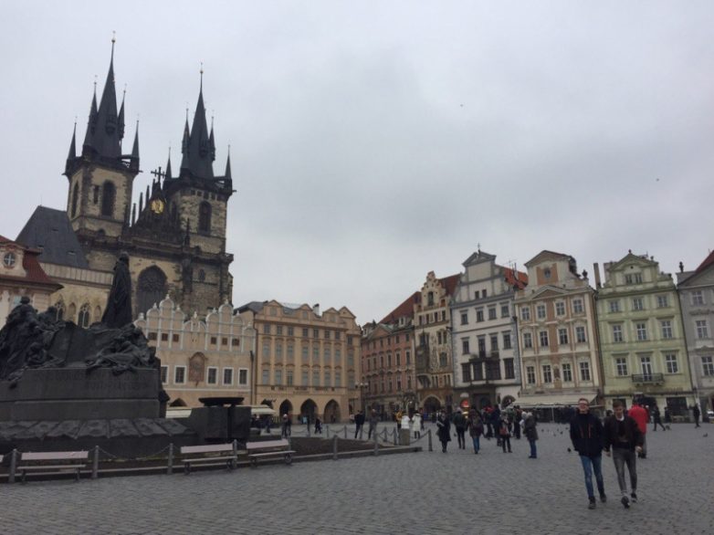 О выгодах самостоятельного путешествия до Праги