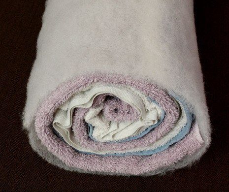 Подушка-валик из старого полотенца