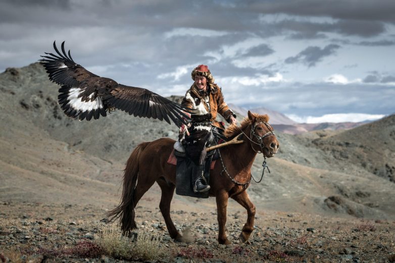 Сохраняя традиции: охота с беркутом в Монголии