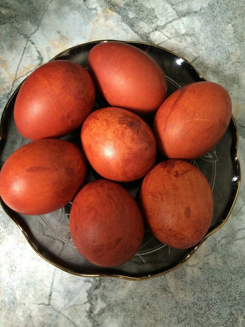 Красим яйца к Пасхе