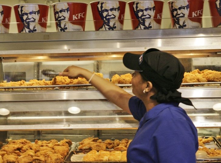 Интересные факты о KFC (оказывается, там даже можно поесть бесплатно!)