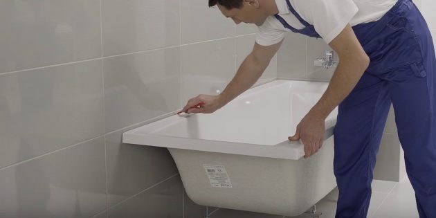 Экономим на сантехнике: как установить ванну самостоятельно