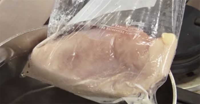 Как быстро разморозить мясо, чтобы оно не потеряло вкуса
