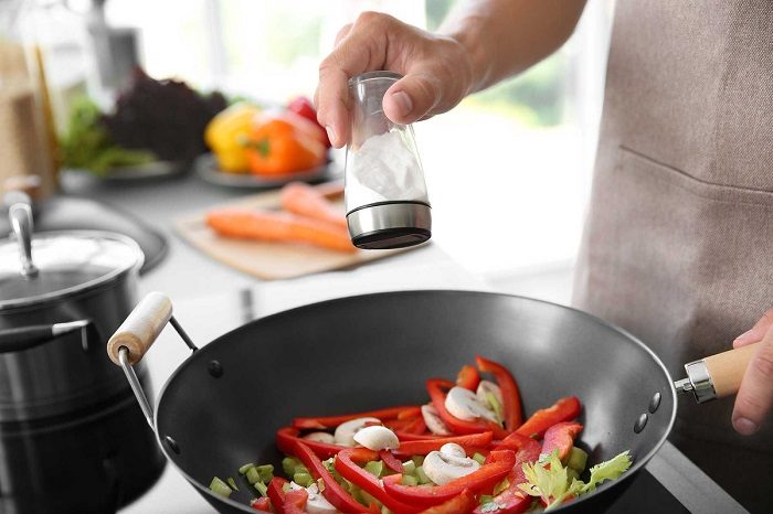 6 распространённых ошибок при приготовлении еды, которые делают её вредной