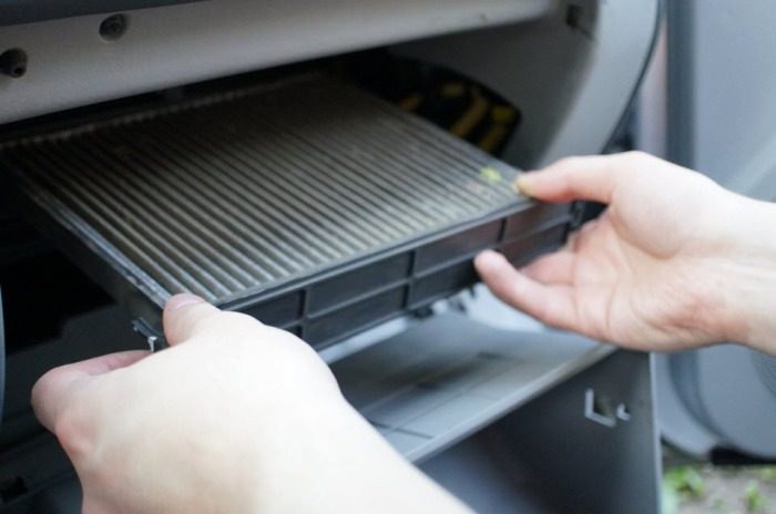 Нужно ли менять салонный фильтр в автомобиле в преддверии зимы?