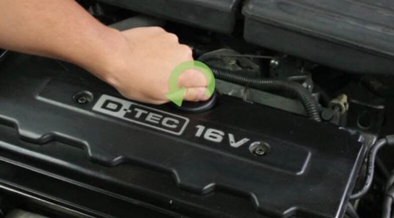 Как проверить уровень моторного масла в машине и когда это нужно делать