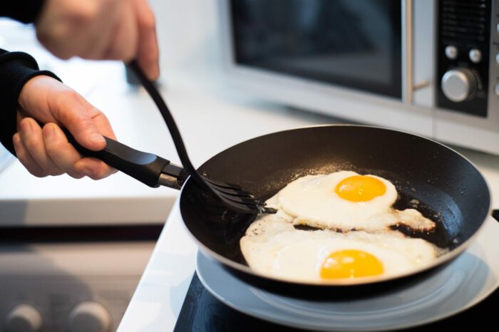 6 простых правил для приготовления идеальной яичницы