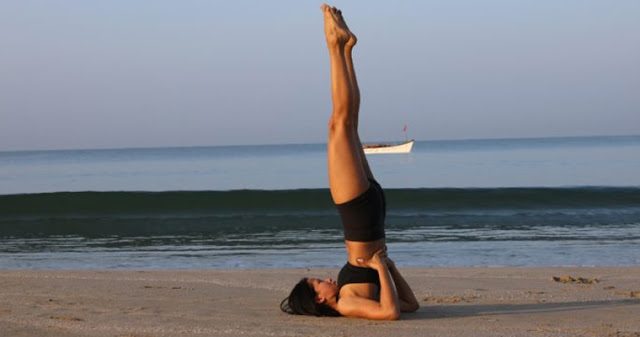 Простые позы йоги балансировки коронной чакры