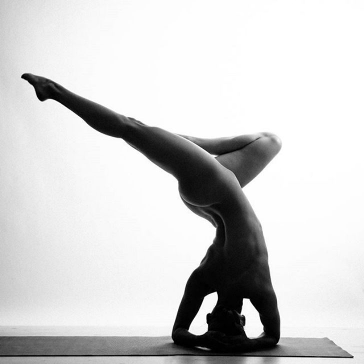 Божественно красиво: йога в стиле ню