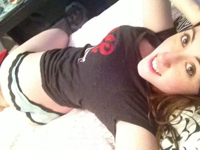 Откровенные снимки девушек из соцсетей