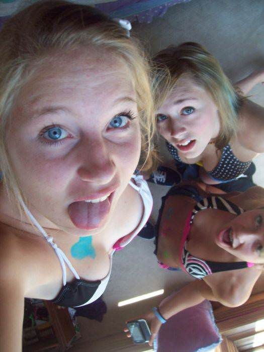 Пьяные развратницы снова отжигают