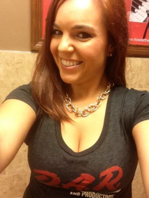 Грудастые пользовательницы социальных сетей