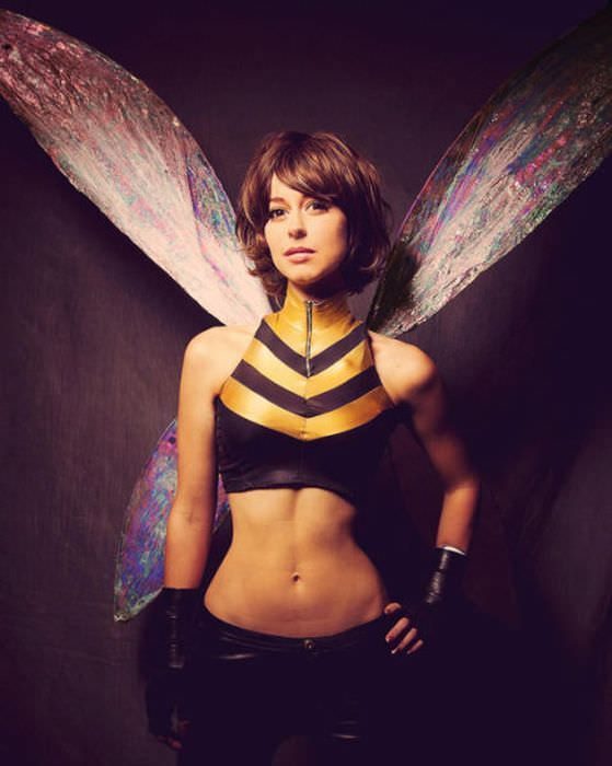 Сексуальные косплейщицы в откровенных костюмах