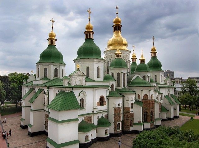 В Церкви не всё красиво