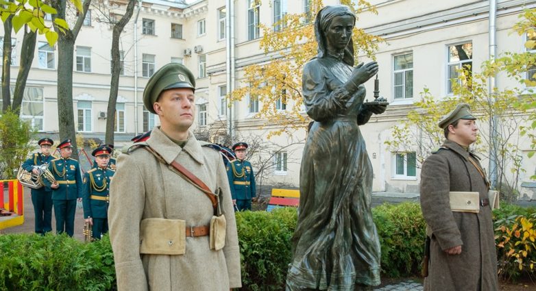 В Петербурге открыли памятник сёстрам милосердия