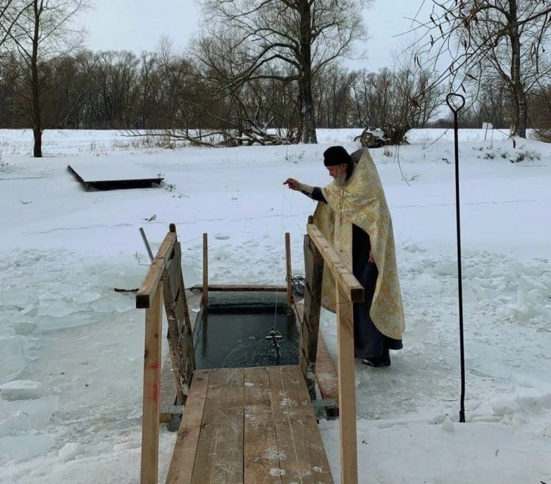 Всё, что нужно знать о крещенской воде