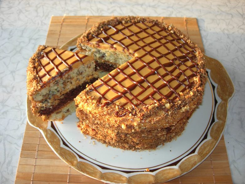 Домашний торт «Витязь», очень вкусный и совсем несложный в приготовлении!