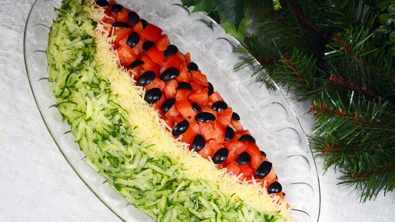 Праздничный салат «Арбузная долька»