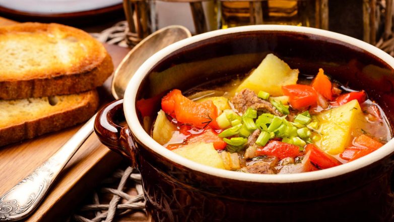 «Бограч» или венгерский гуляш - вкусный густой и наваристый суп