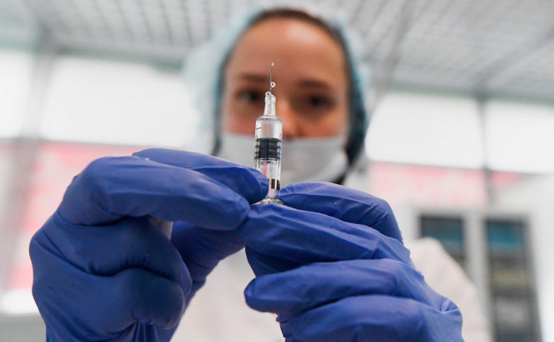 В России получили запрос на 1 млрд доз вакцины от COVID-19
